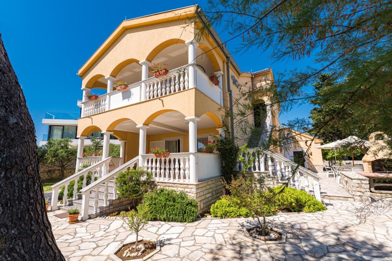 Beach Apartments Villa Kaya Sukosan Luaran gambar