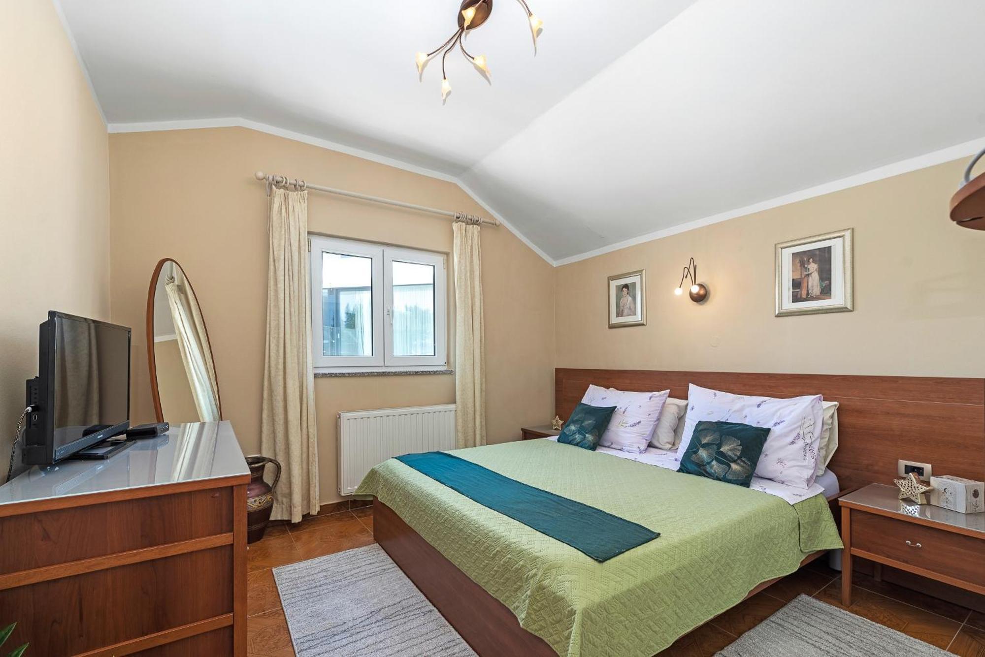 Beach Apartments Villa Kaya Sukosan Bilik gambar